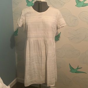 White eyelet detailed dress! Good condition. Non-smoking home